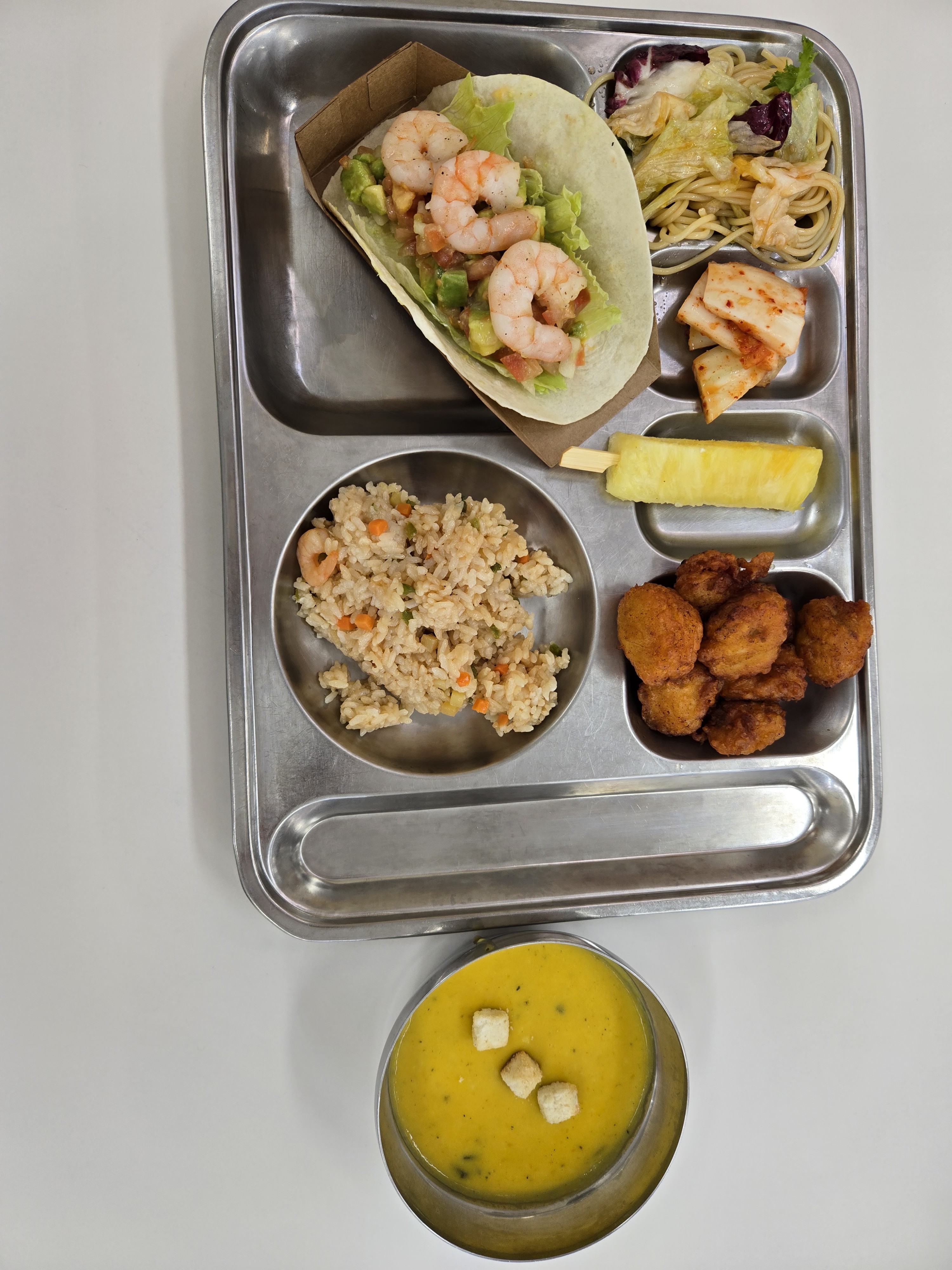 야채볶음밥
단호박스프
순살치킨
새우살사타코
냉파스타
구운파인애플꽂이
배추김치
(아워홈 후원)_이미지